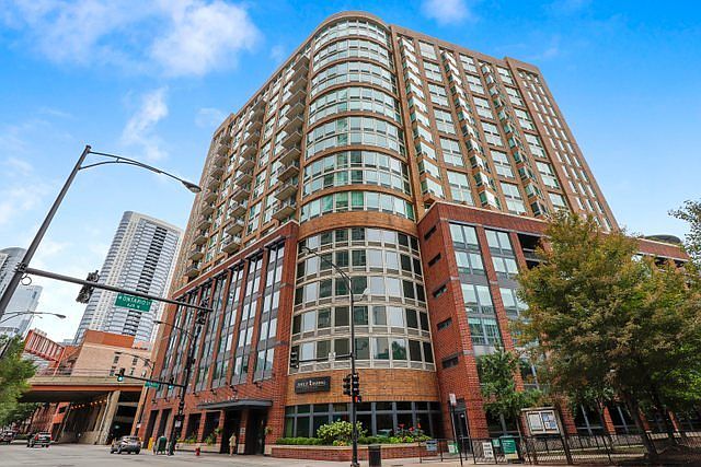 1st image of 600 N Kingsbury St APT 1414