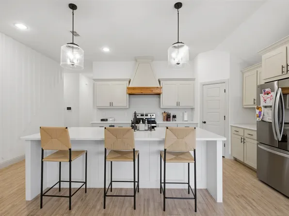 924 Rodgers Ave, Godley, TX 76044
