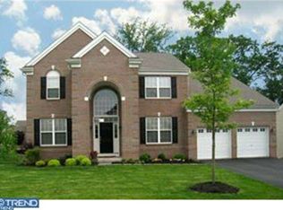 19 Venuti Dr, Aston, PA 19014