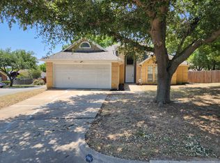 4901 Dax Dr, Fort Worth, TX 76135
