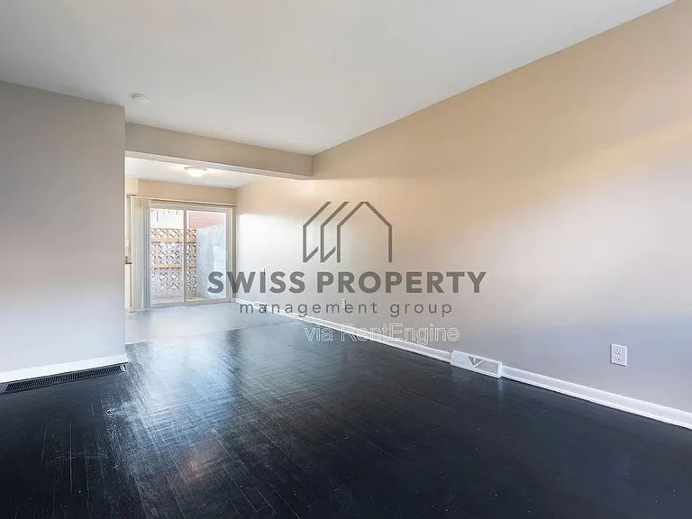908 N Meadows Ct #L — Photo 4