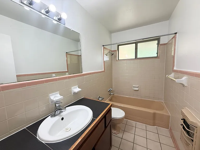 Lorrain Apartments — Photo 43