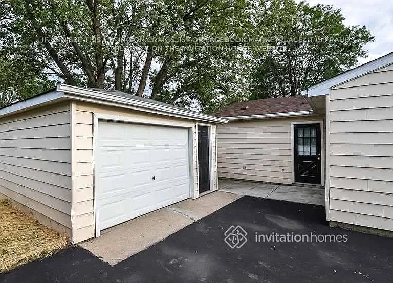 200 Valley Dr — Photo 2