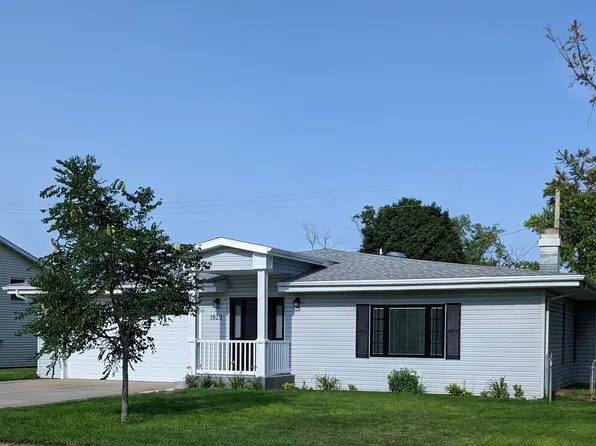 1620 Little Sioux Ln, Cozad, NE 69130