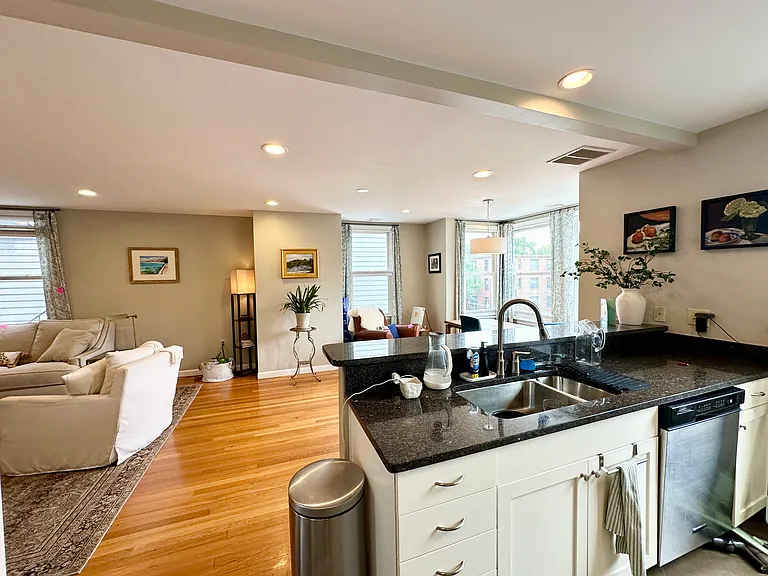 28 Monument St #2 — Photo 6