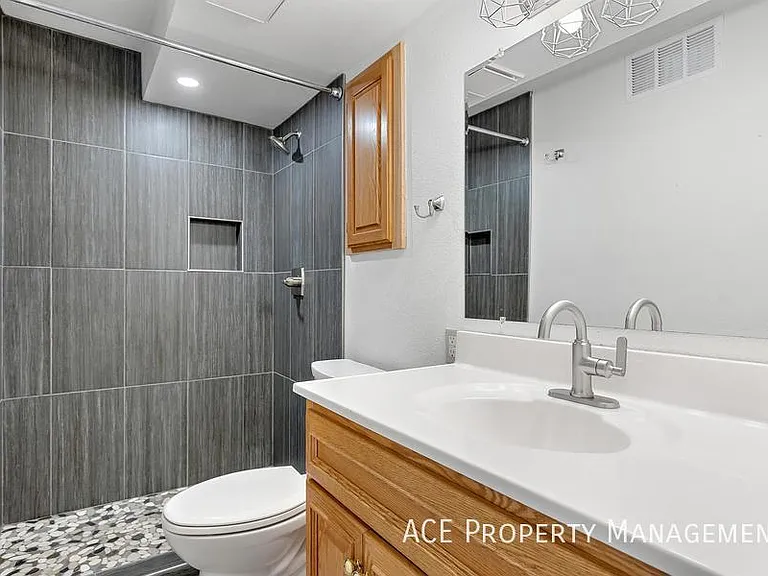 8563 Stables Dr — Photo 14