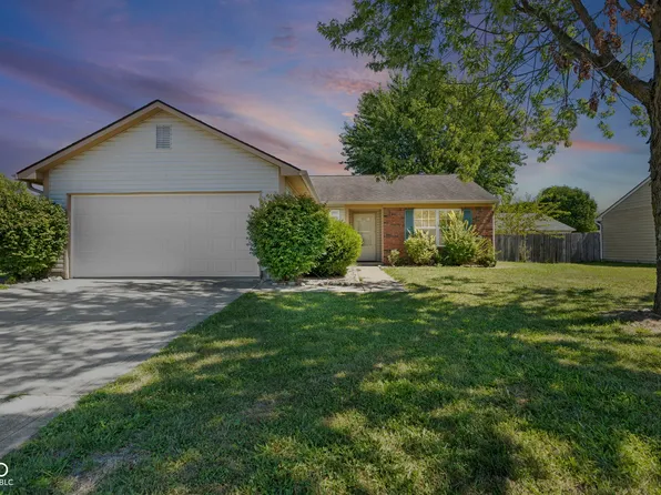 39 Meadow Creek East Blvd, Whiteland, IN 46184