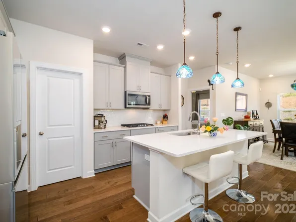 4321 Duplin Dr, Charlotte, NC 28214