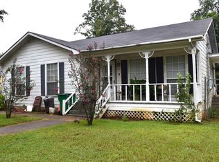 1101 Hickory St, Palestine, TX 75801