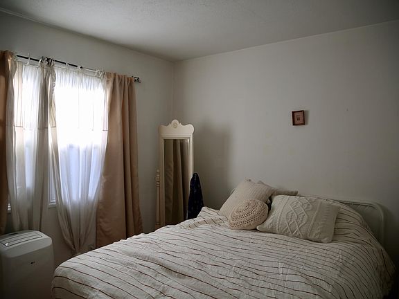 2nd image of 548 N Croft Ave APT 6