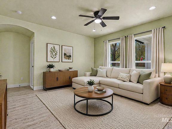 4th image of 214 Union Pacific Cir
