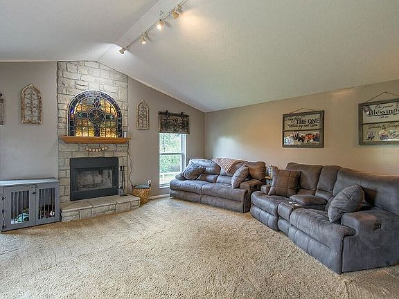 4th image of 1689 Morrison Farms Dr