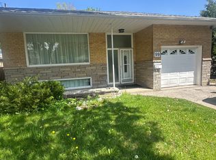 99 Janray Dr #E09, Toronto, ON M1G 1Y5