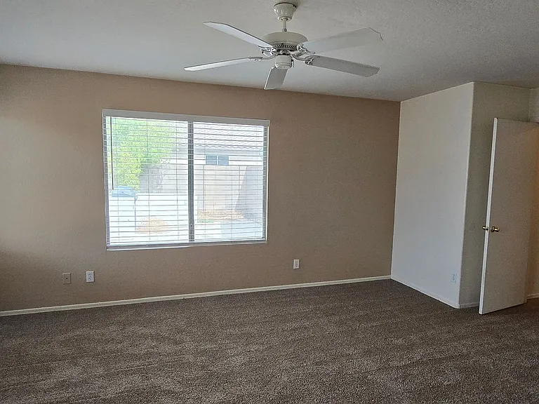 10936 W Vista Ave — Photo 14