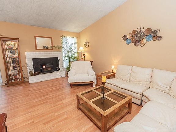3rd image of 1157 Douglas Fir Dr