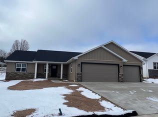 1105 Crescent Sq, Green Bay, WI 54313