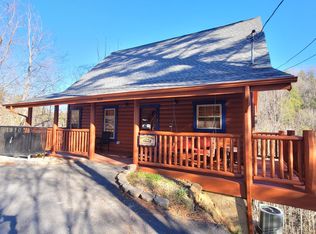 909 Grey Fox Trl, Gatlinburg, TN 37738