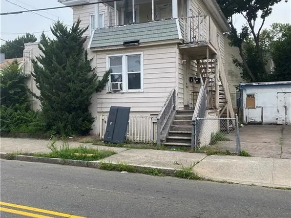 335 Blatchley Ave, New Haven, CT 06513