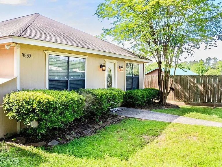 9550 Thousand Oaks Loop — Photo 4