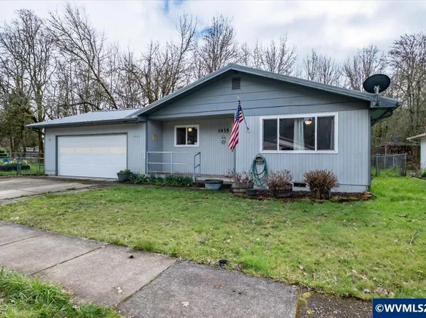 1435 Elm St, Sweet Home, OR 97386