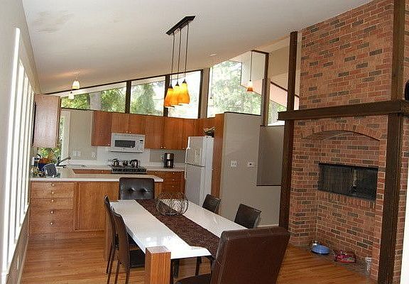 4th image of 450 Japonica Way