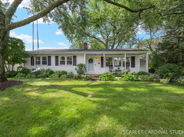 213 W Gartner Rd, Naperville, IL 60540