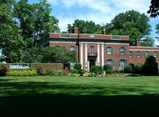 13003 Lake Shore Blvd, Bratenahl, OH 44108