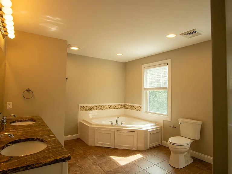 22 Valley Forge Cir — Photo 20