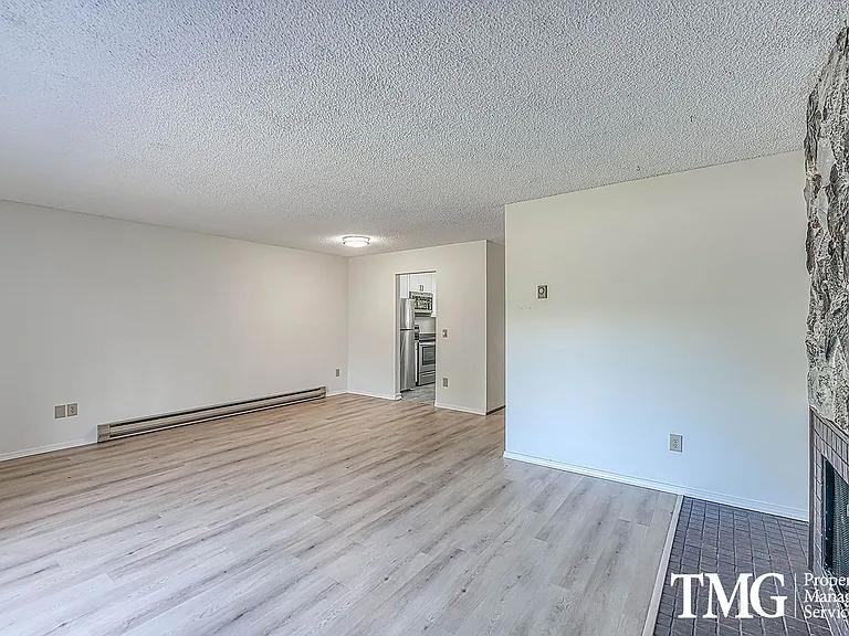 321 NE 105th St — Photo 9