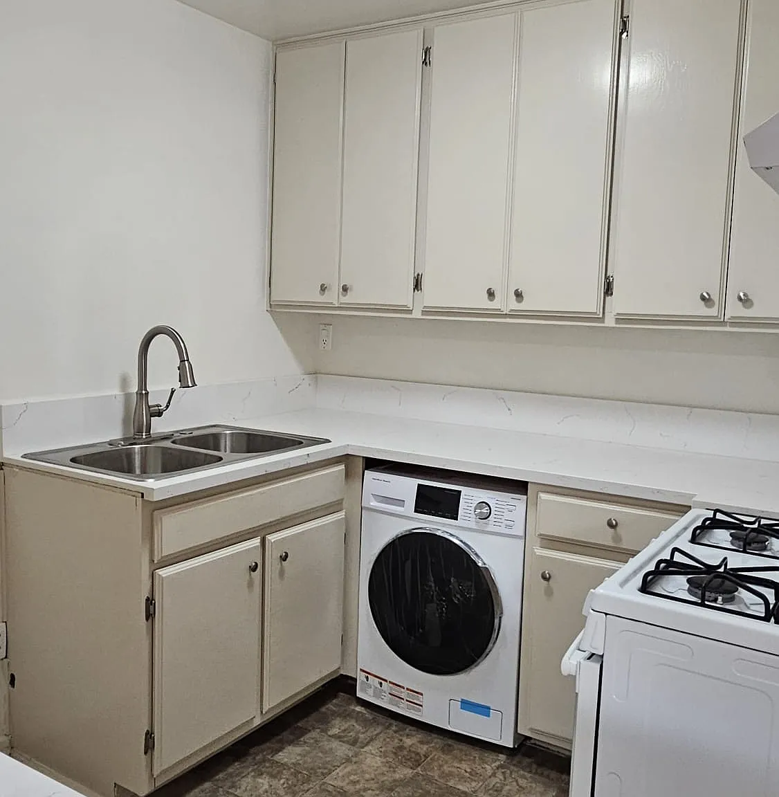 2 bed, 900 sqft, $2,550 — Photo 4