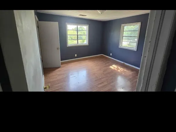 2215 Ballard Dr, Macon, GA 31206