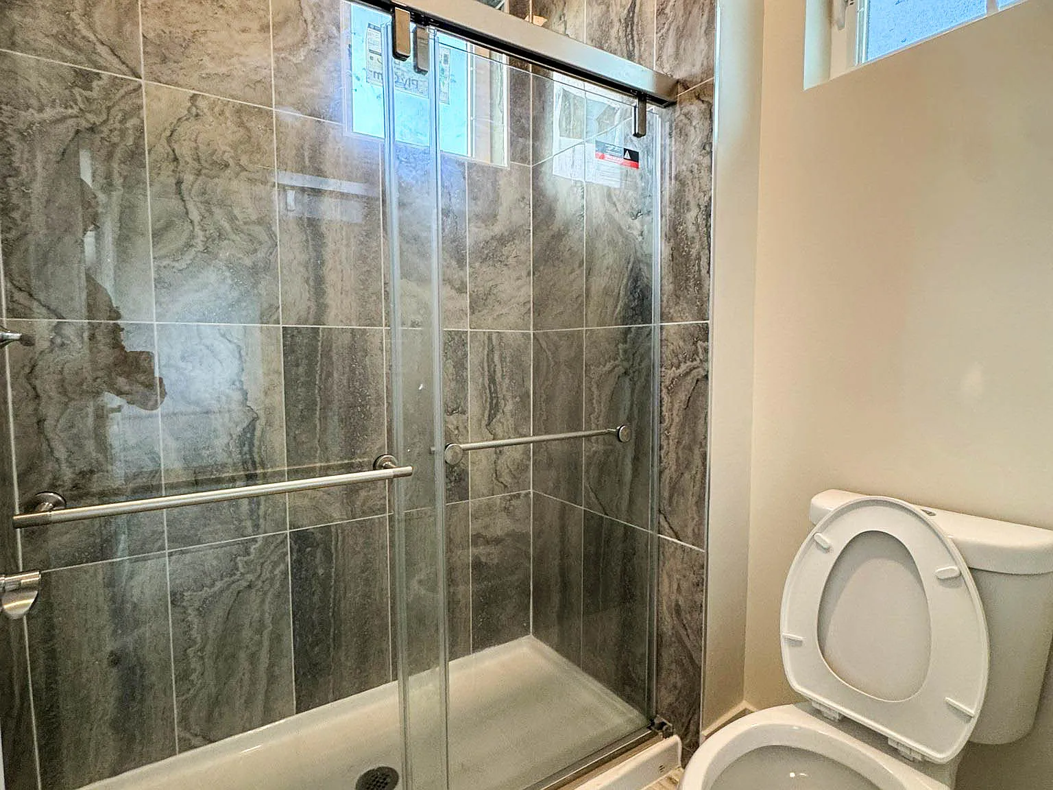 5 bed, $5,100 — Photo 2