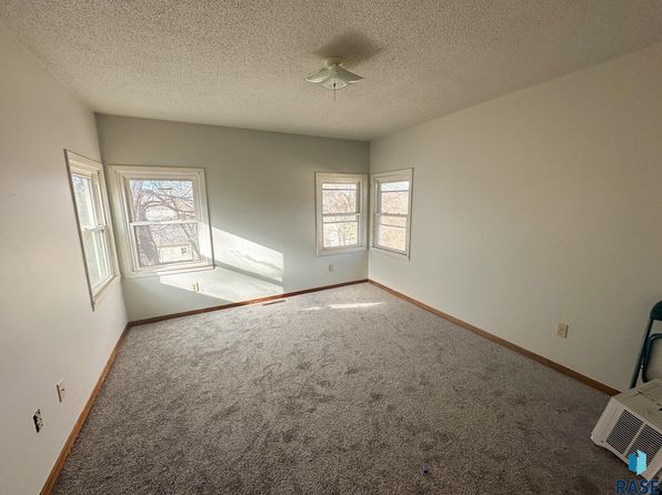 sioux-falls-south-dakota-85817475 picture