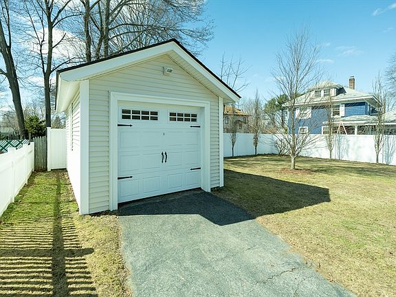 3rd image of 7 Lansing Ave