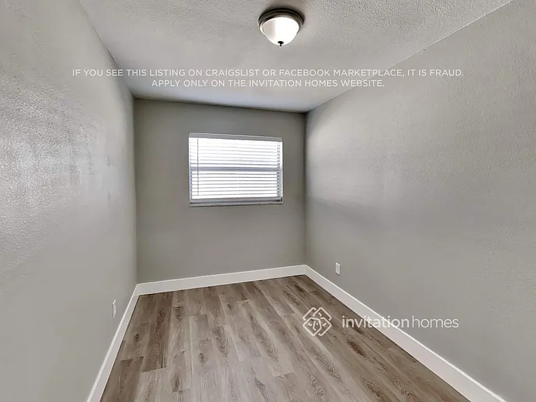 310 93rd Ave N — Photo 14
