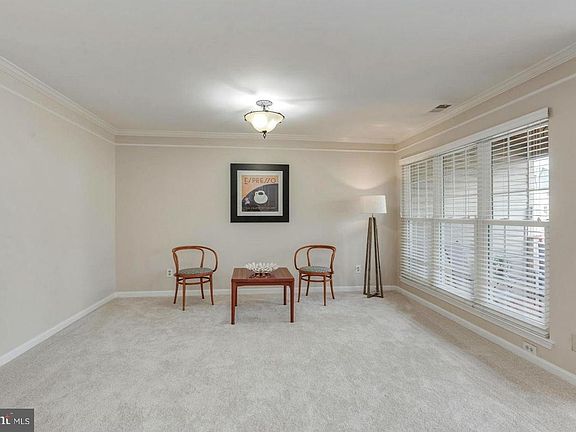 3rd image of 2820 Emma Lee St