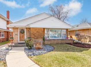 5501 Harvard Ter, Skokie, IL 60077