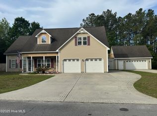 212 Anchor Ln, Sneads Ferry, NC 28460