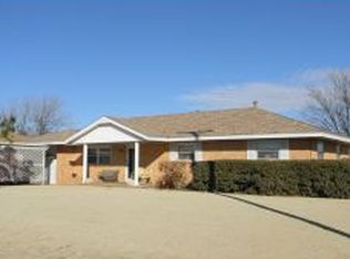 1017 E Grant St, Sentinel, OK 73664