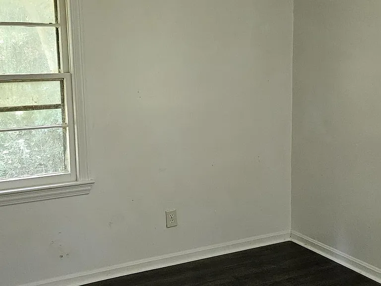 708 Lincoln Dr — Photo 4