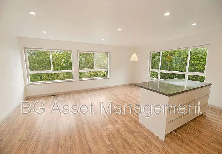 50 Frey Pl #12 — Photo 1