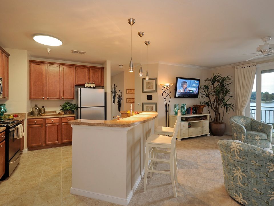 1st image of 4283 Llewellyn Ave APT 302