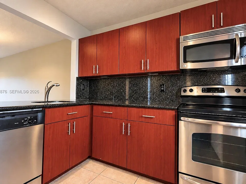 7860 Camino Real #L-405