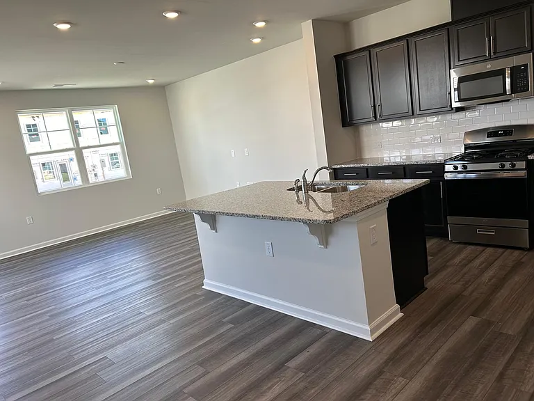 4920 Arkose Dr — Photo 4