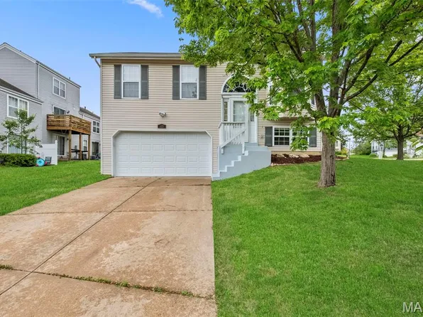 123 Woodlake Ct, Lake Saint Louis, MO 63367