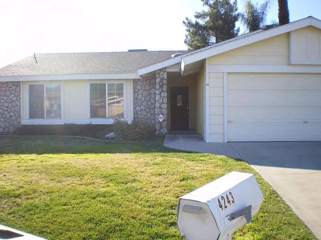 4243 Southampton Ct. — Photo 1