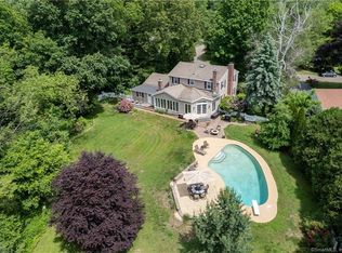 56 Sandlewood Dr, Madison, CT 06443