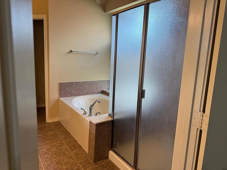 817 Graystone Dr — Photo 20