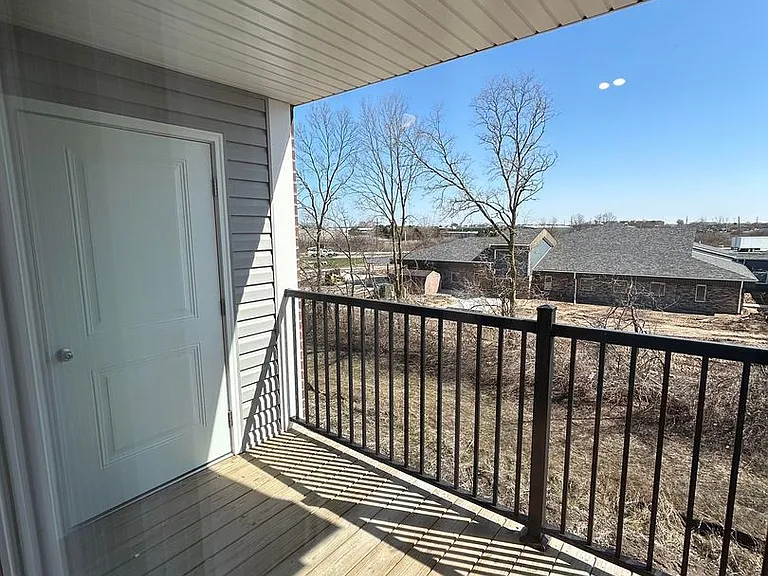 Sagamore Winds Apartments — Photo 47