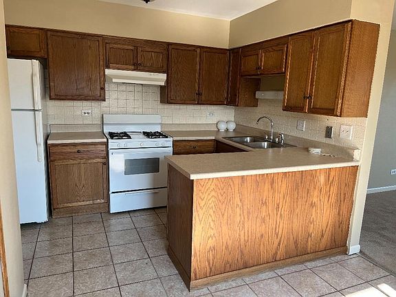 4th image of 1811 Memorial Dr APT 2E
